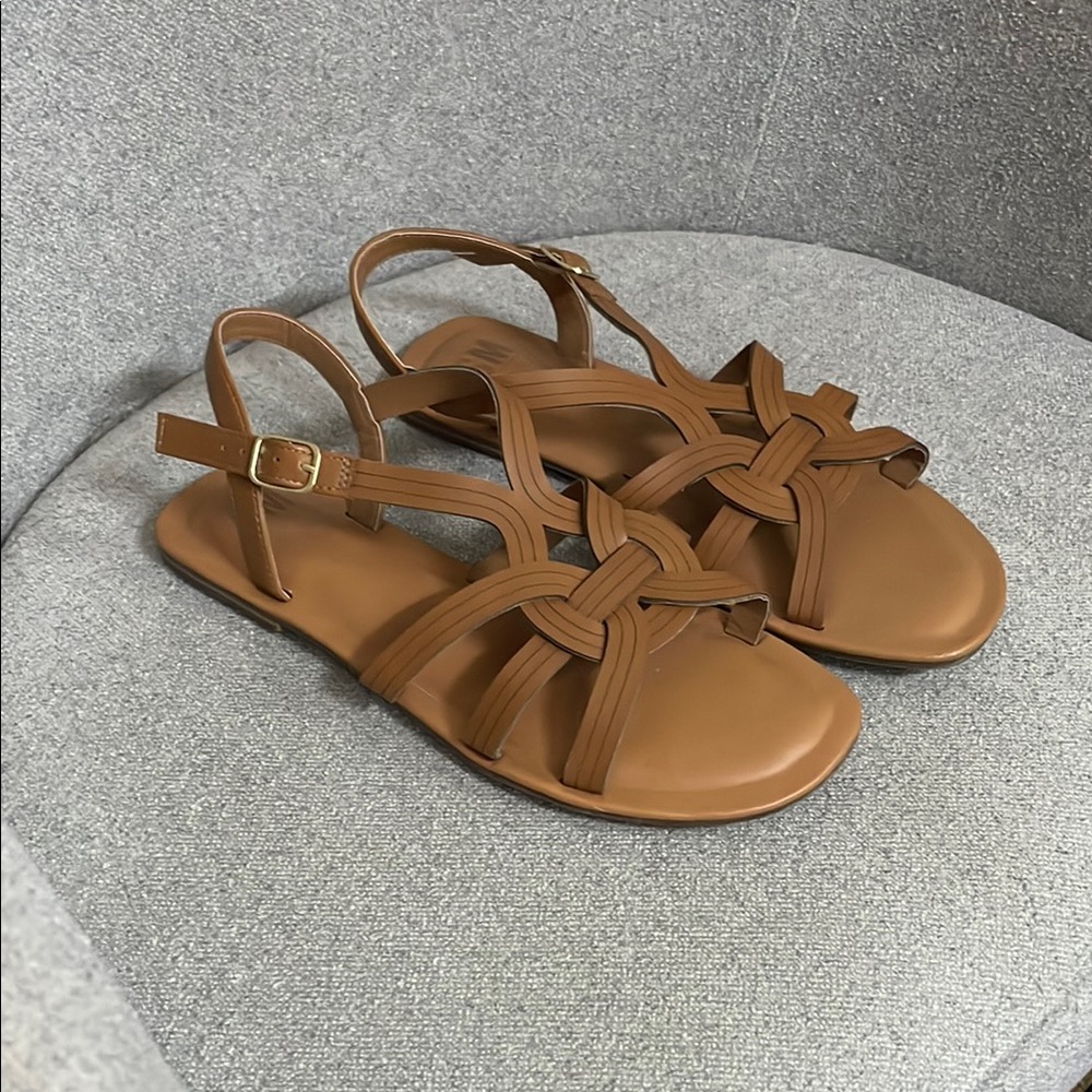 Tan Strappy Flat Sandals for Casual Wear